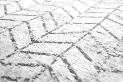 Black on White 8652