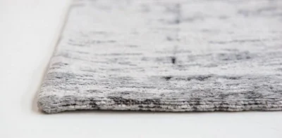 Metro black white 8926
