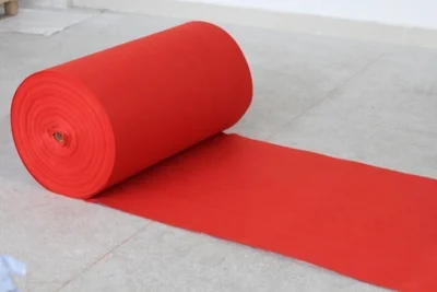 Rød løber i nålefilt - 1 meter bred - REST 470X100 CM.