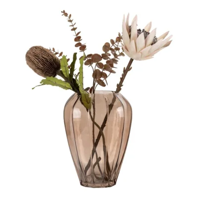 Vase i brunt glas