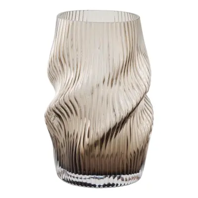 Mundblæst vase i brunt glas