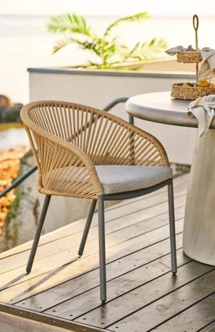 Novella Spisebordsstol i farven beige
